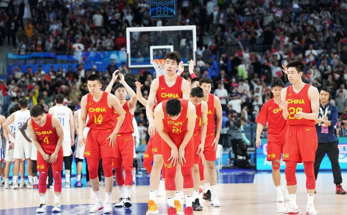 全明星球员集结于世界杯篮球赛，呼声高涨 